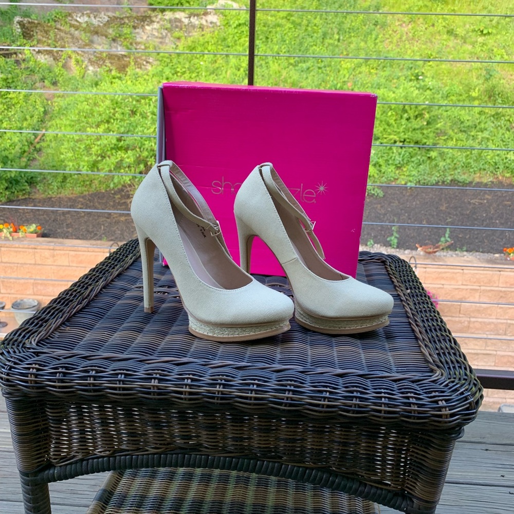 Shoe Dazzle Shoes - Picture 1 of 5